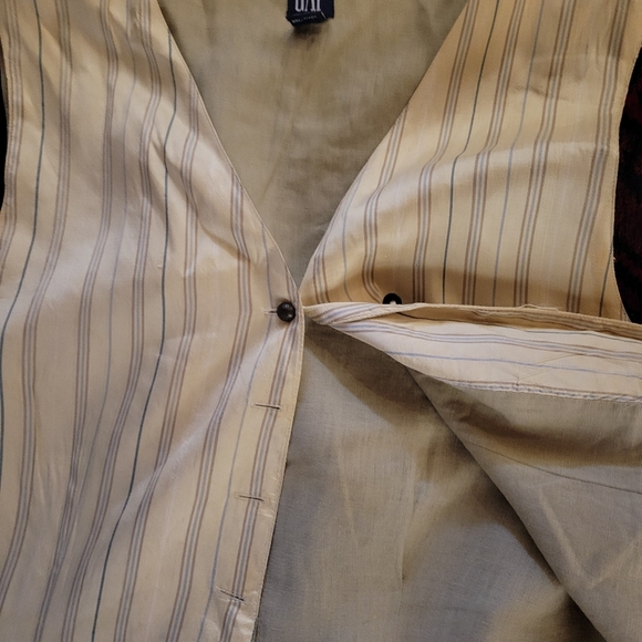 Silk pinstriped vest. Butter yellow - Picture 4 of 4